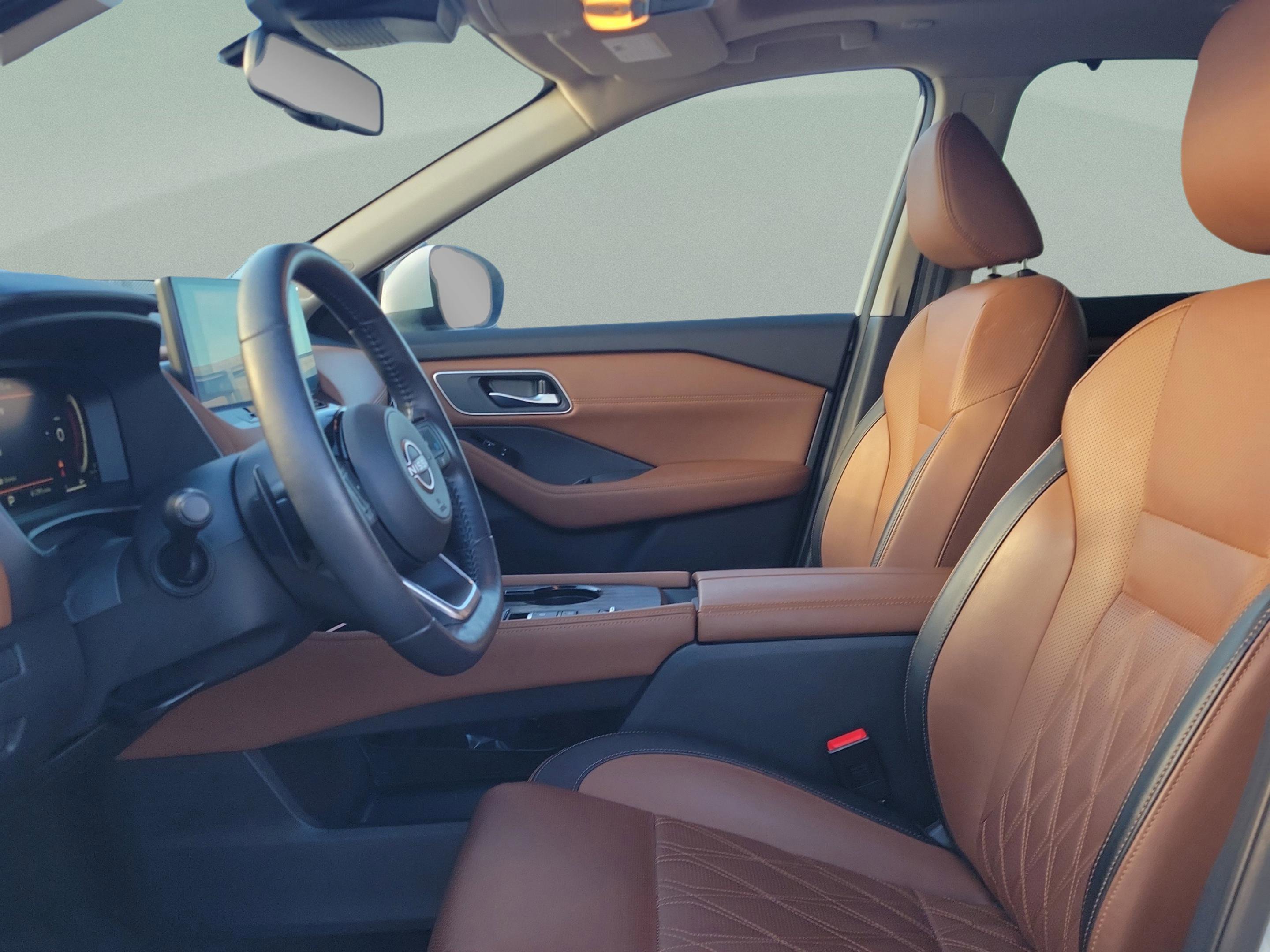 Used 2024 Nissan Rogue Platinum w/ Platinum Premium Package image 16