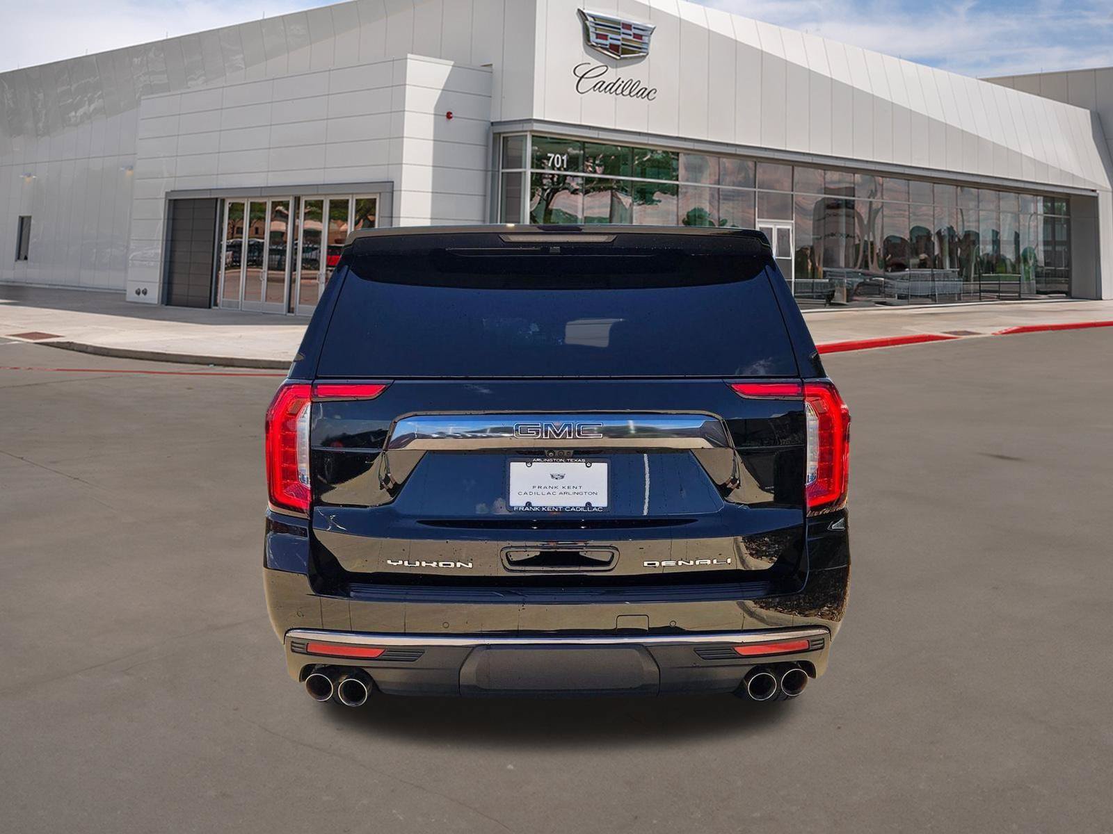 Used 2024 GMC Yukon Denali Ultimate AWD/4WD image 5
