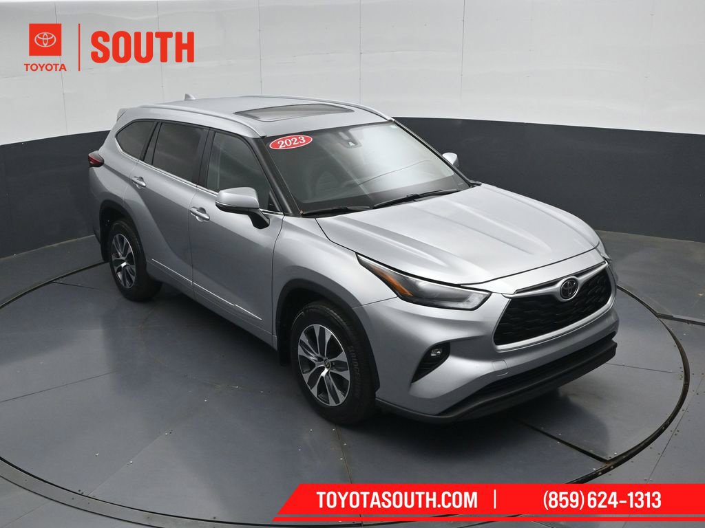 Used 2023 Toyota Highlander XLE AWD/4WD image 51