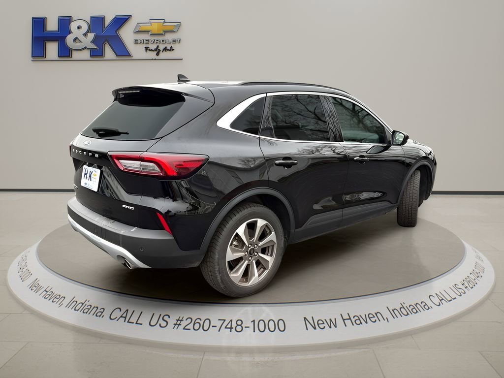 Used 2025 Ford Escape Platinum image 9