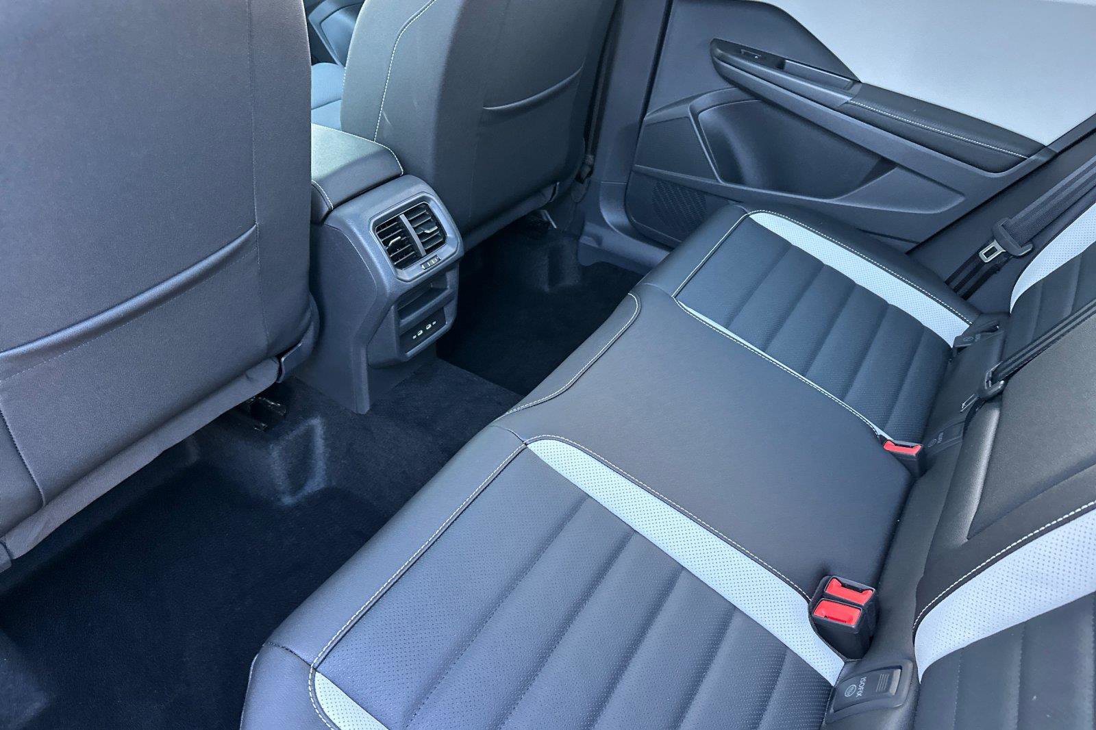 New 2026 Volkswagen Taos SEL image 11