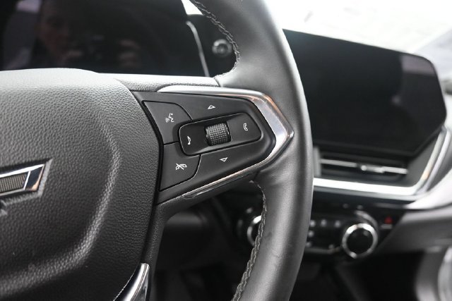 Used 2025 Chevrolet Trax ACTIV FWD image 31