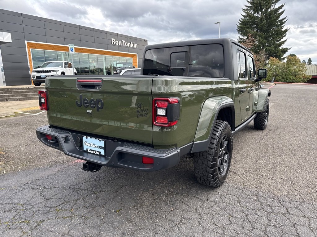 Used 2023 Jeep Gladiator Willys image 7
