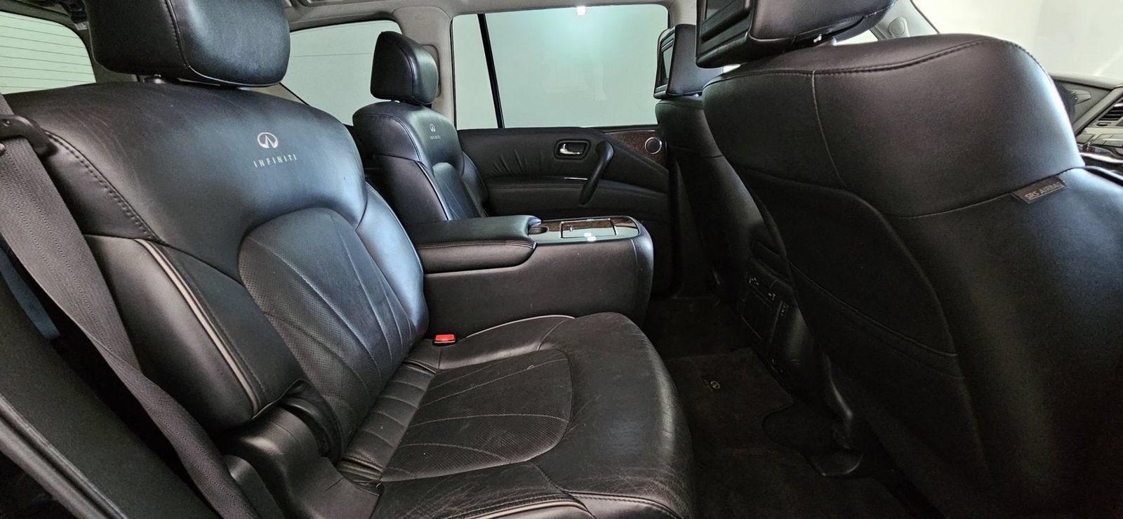 Used 2012 INFINITI QX56 4WD w/ Deluxe Touring Pkg image 17