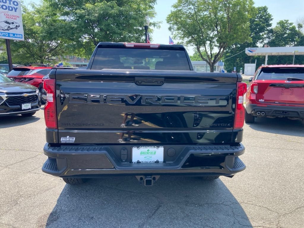 New 2026 Chevrolet Silverado 1500 Custom w/ Turbomax Blackout Package AWD/4WD image 6