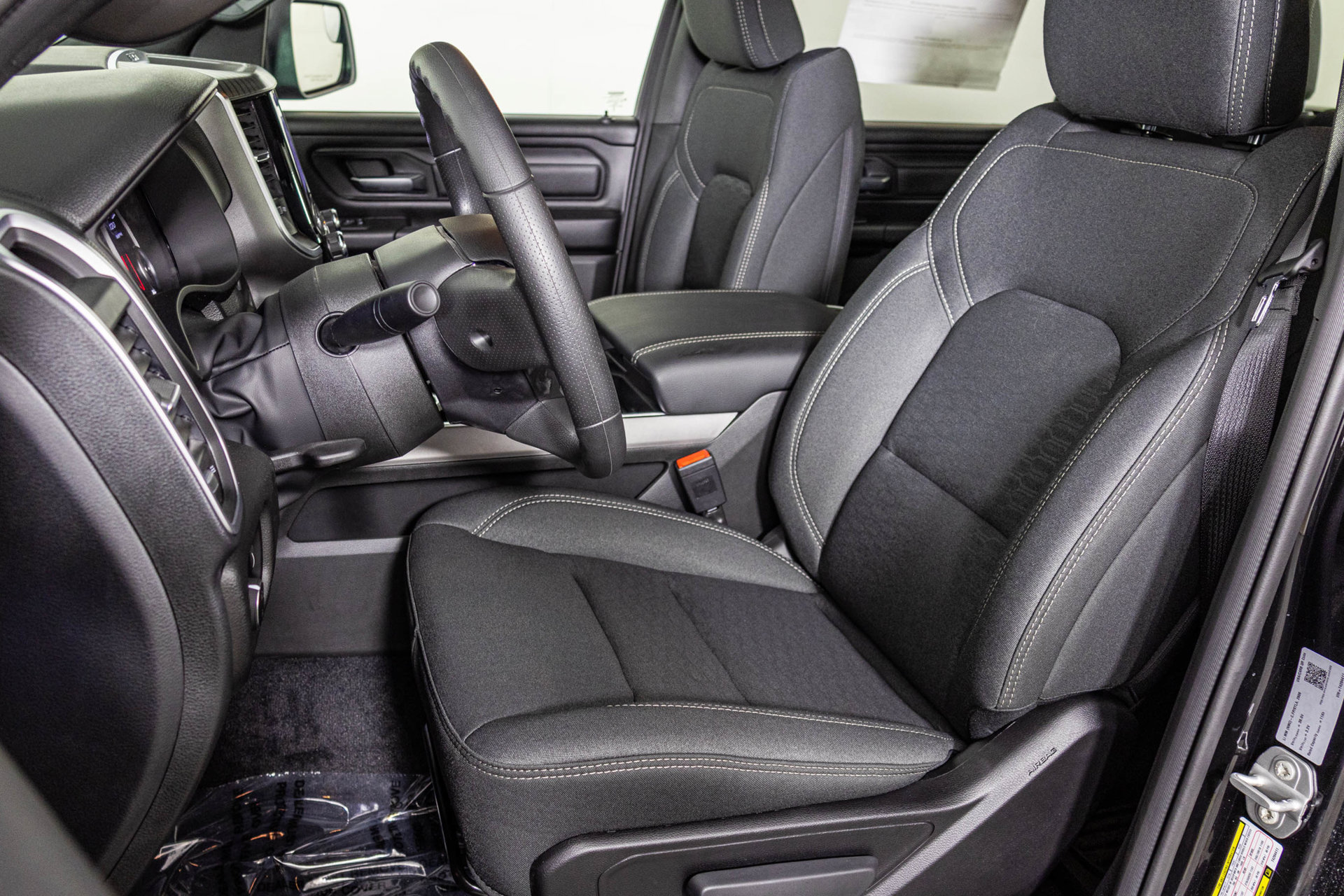 New 2026 RAM 1500 Express AWD/4WD image 17