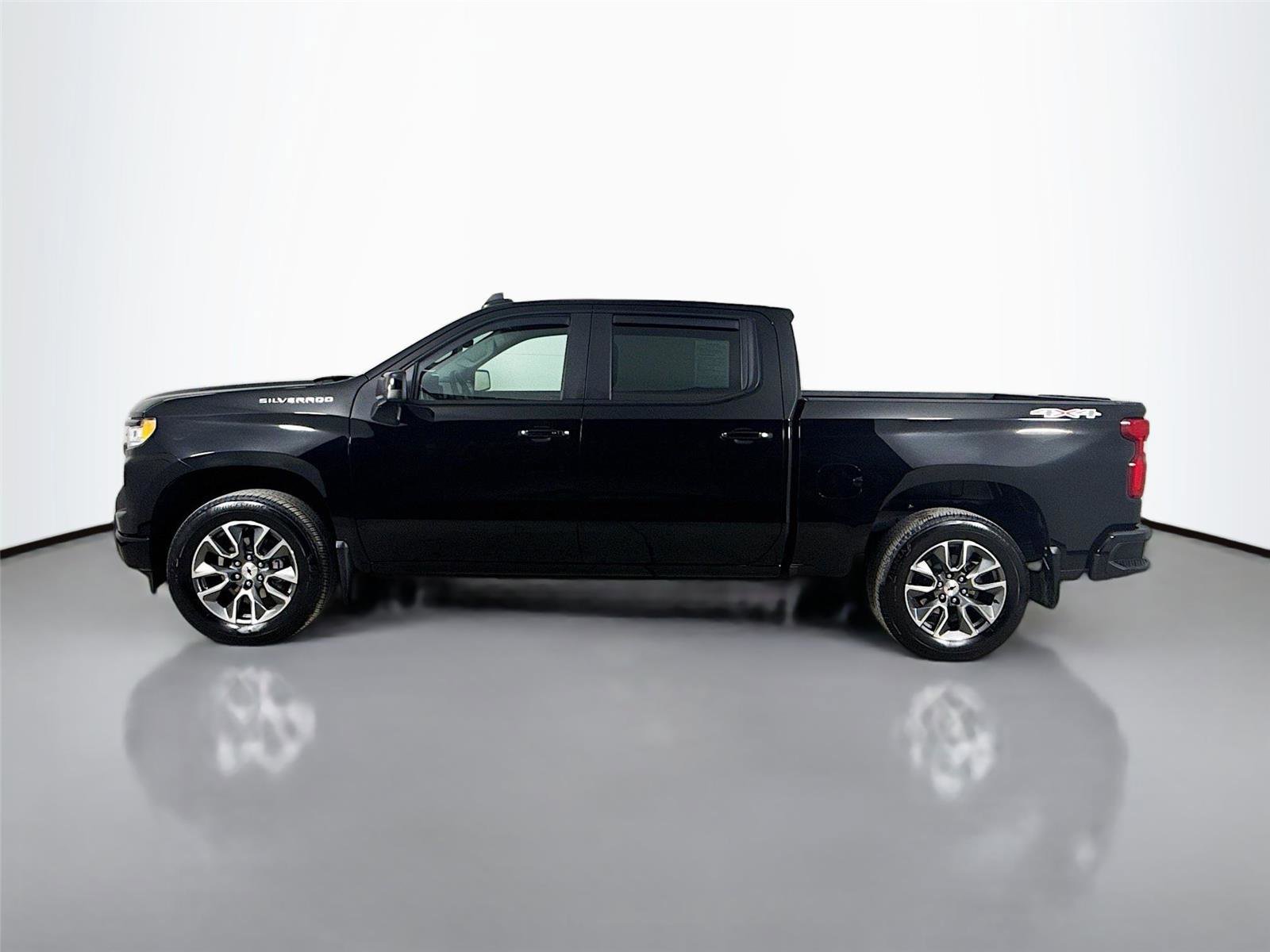 Used 2025 Chevrolet Silverado 1500 RST w/ Convenience Package II image 6