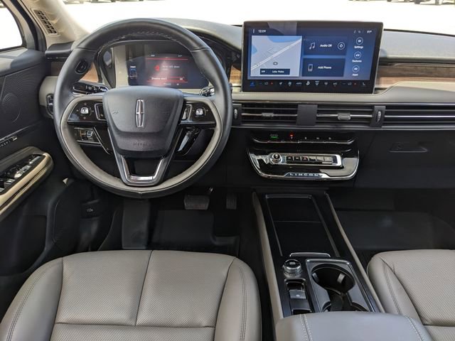 Used 2025 Lincoln Corsair Reserve FWD image 17