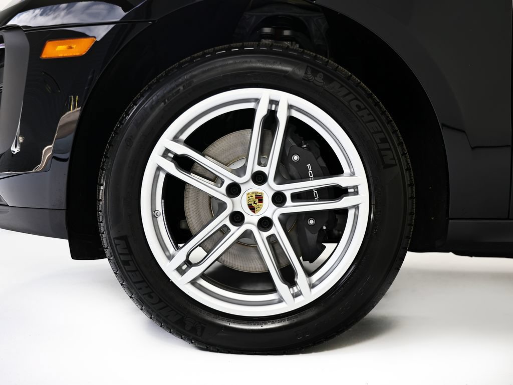 New 2026 Porsche Macan AWD/4WD image 13