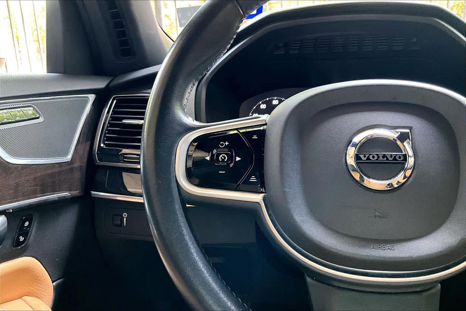 Used 2018 Volvo XC90 T6 Momentum w/ Convenience Package AWD/4WD image 23