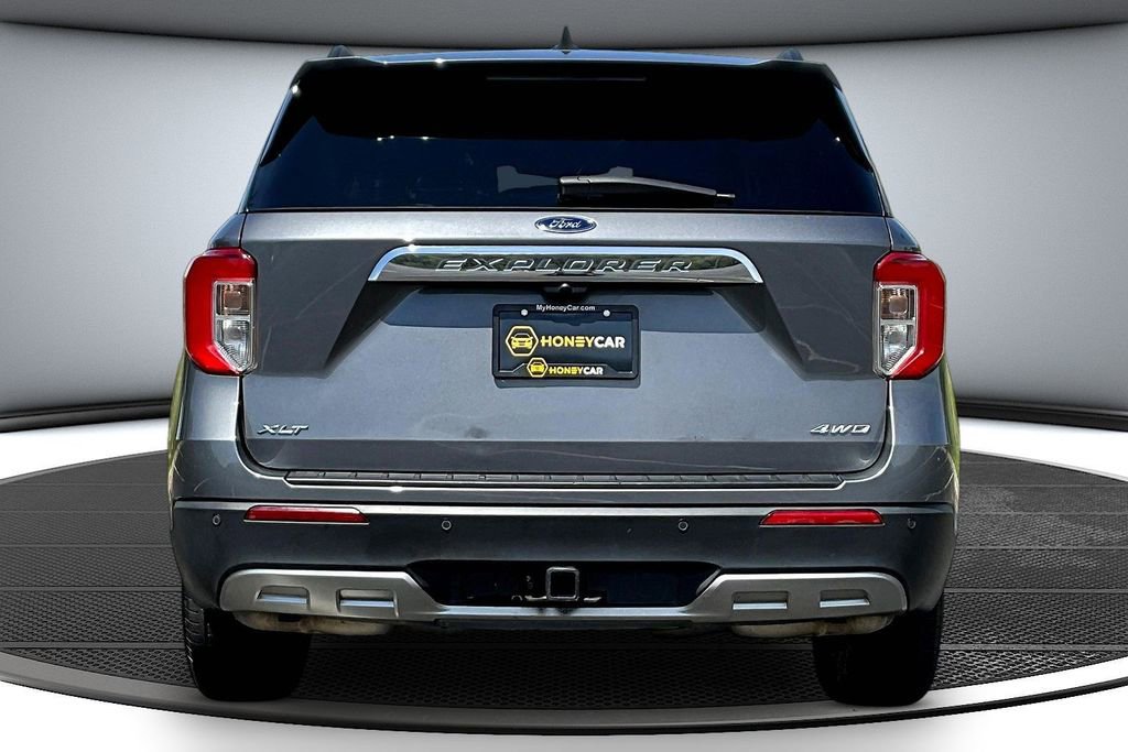 Used 2023 Ford Explorer XLT w/ Equipment Group 202A image 5