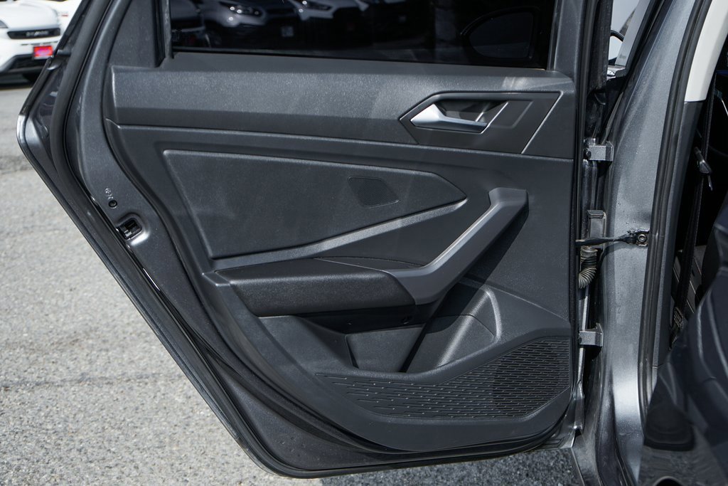 Used 2022 Volkswagen Jetta SE image 35