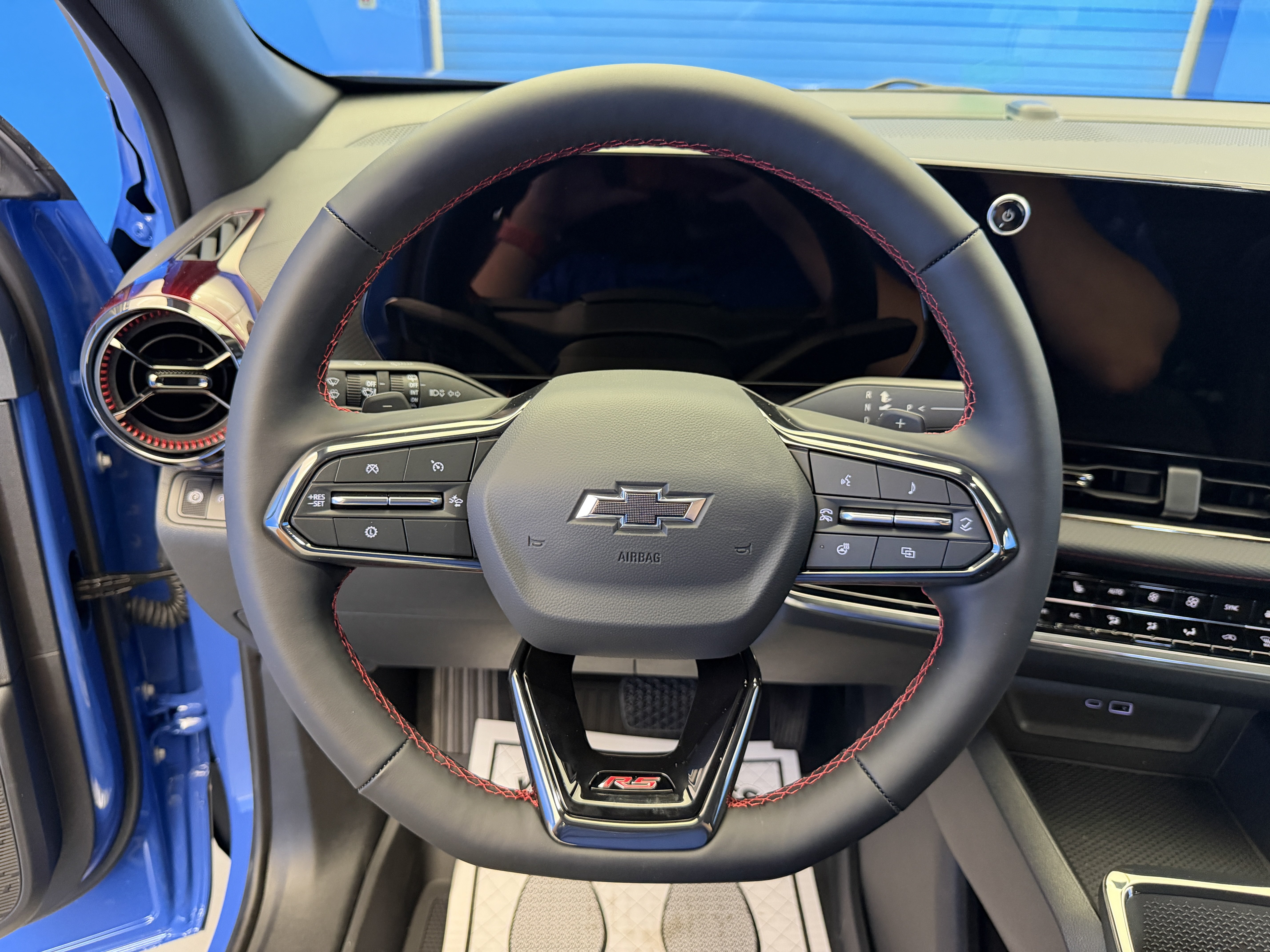 New 2027 Chevrolet Equinox RS w/ Safety and Technology Package FWD image 14