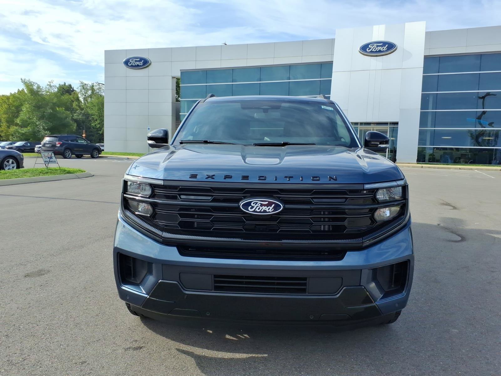 New 2027 Ford Expedition Max Platinum w/ Stealth Appearance Package AWD/4WD image 8