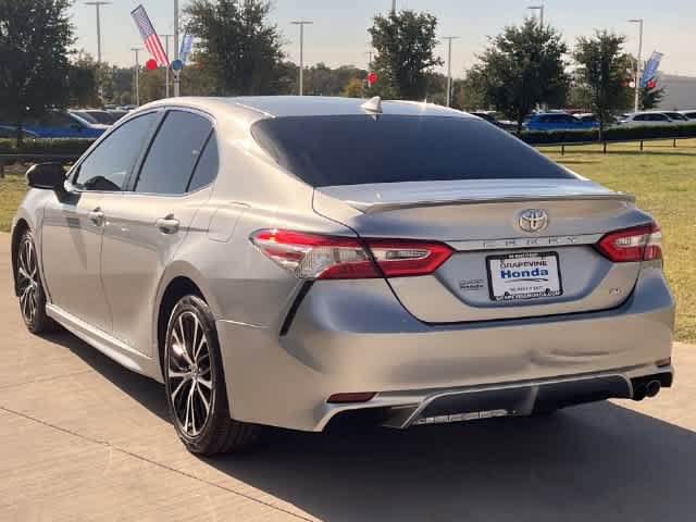 Used 2020 Toyota Camry SE w/ Carpet Mat Package FWD image 5
