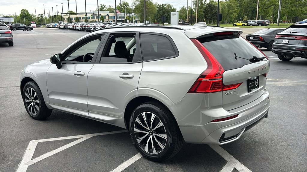 Certified 2025 Volvo XC60 B5 Plus AWD/4WD image 4