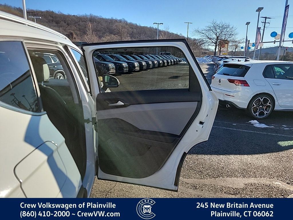 Certified 2023 Volkswagen Taos SE image 43