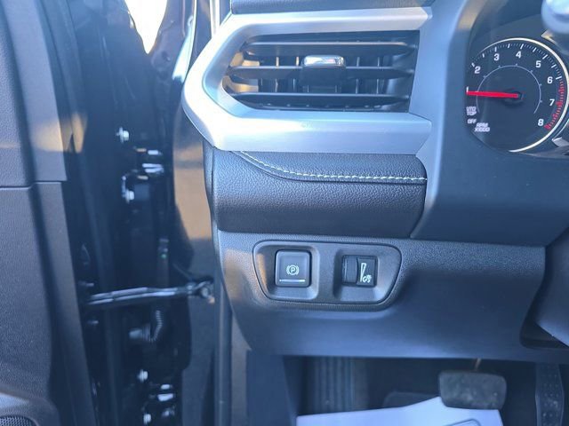 Used 2023 GMC Acadia SLE image 19