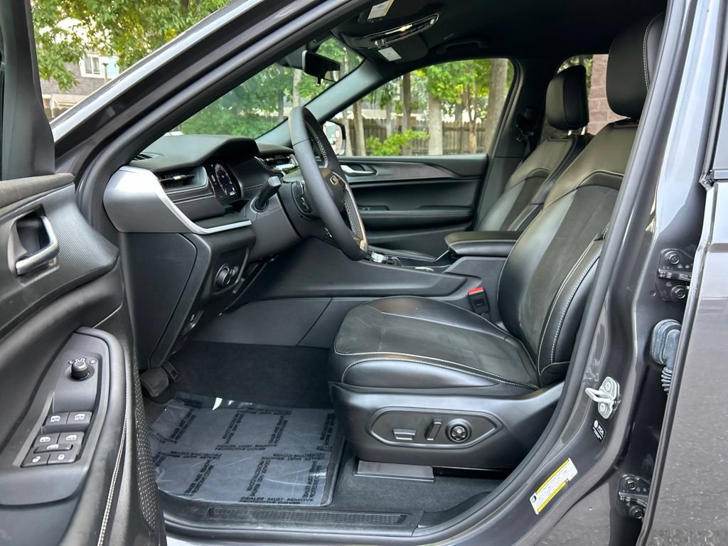 New 2025 Jeep Grand Cherokee L Laredo AWD/4WD image 14
