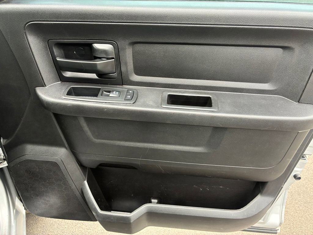 Used 2018 RAM 2500 Tradesman w/ Chrome Appearance Group AWD/4WD image 8