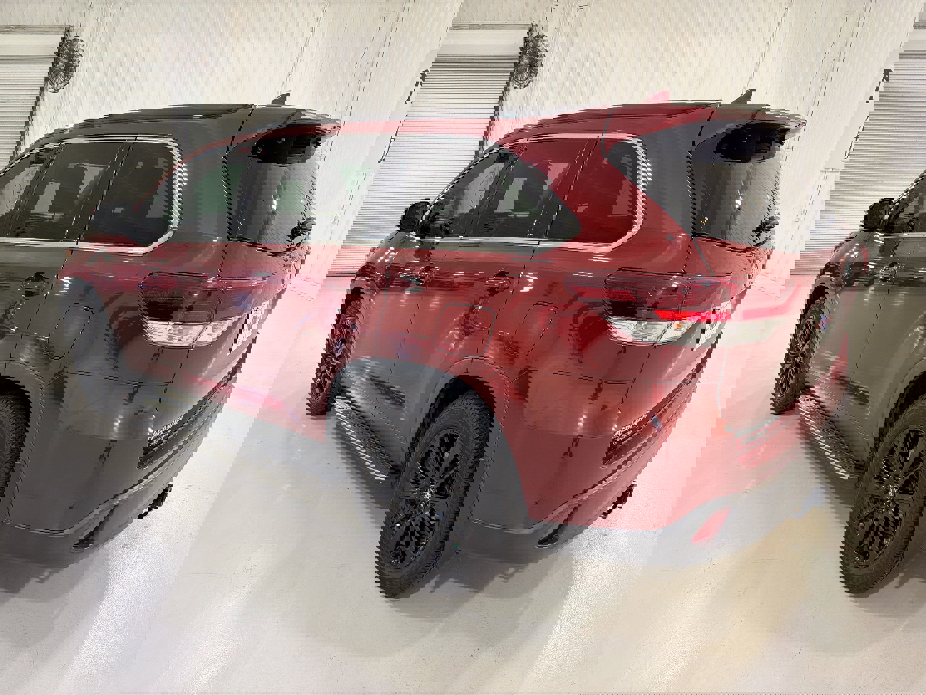 Used 2019 Toyota Highlander SE image 27