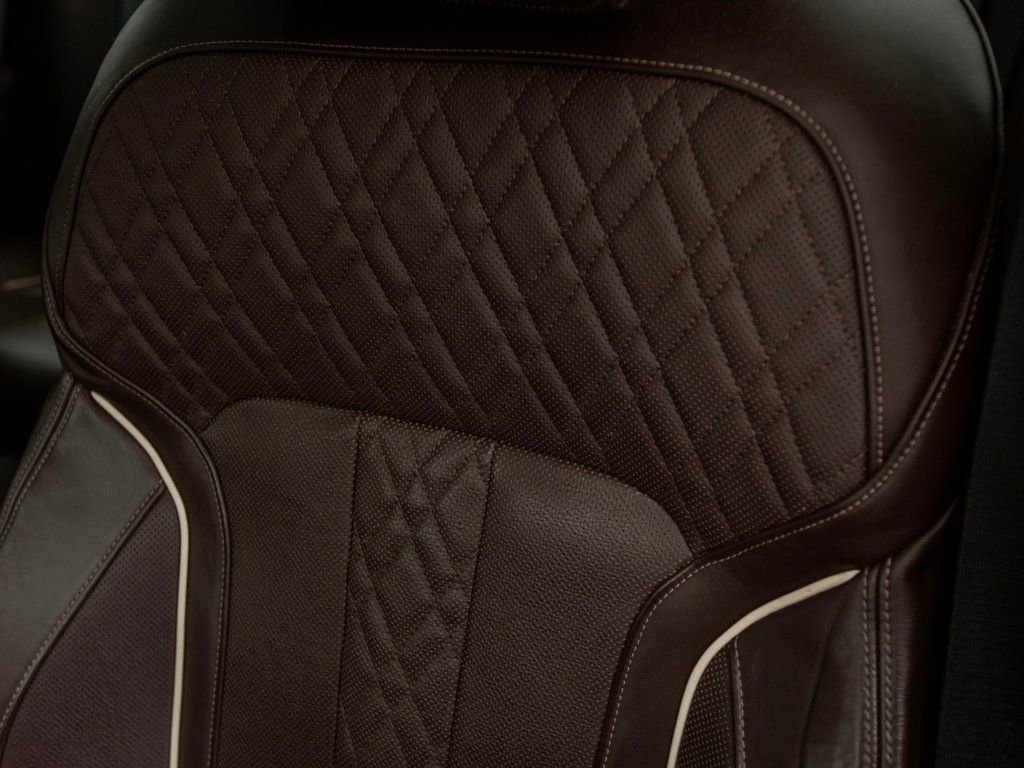 Used 2022 BMW M550i xDrive w/ Dynamic Handling Package image 29