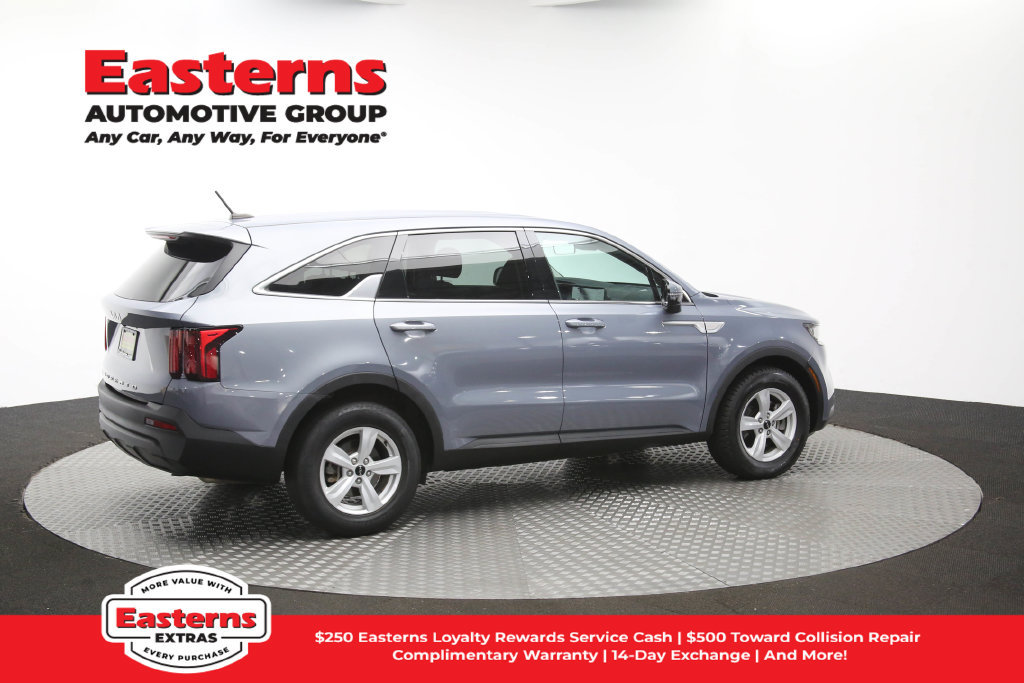 Used 2022 Kia Sorento LX FWD image 41