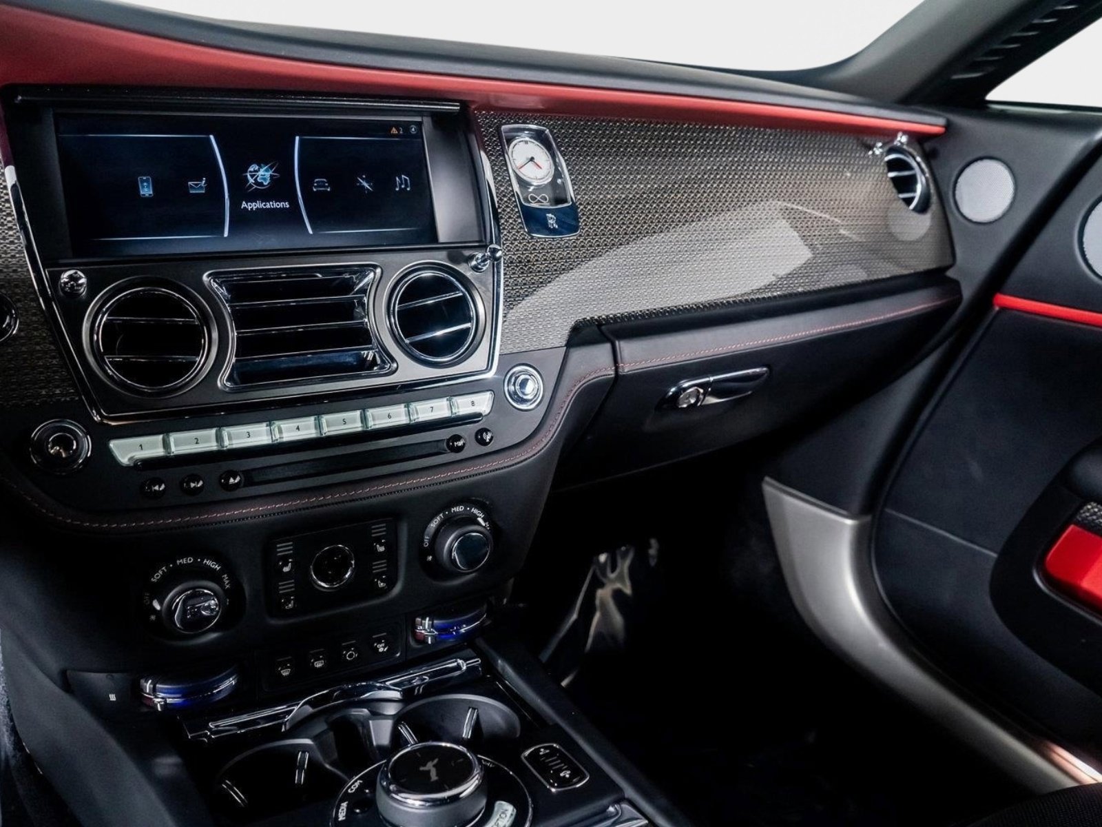 Used 2019 Rolls-Royce Wraith image 37