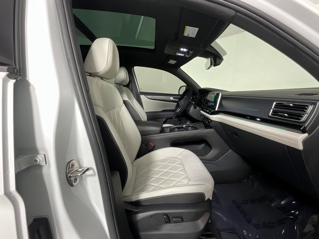 Used 2024 Volkswagen Atlas Cross Sport SEL Premium R-Line image 21