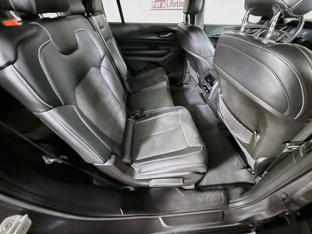 Used 2023 Jeep Grand Cherokee L Laredo AWD/4WD image 32