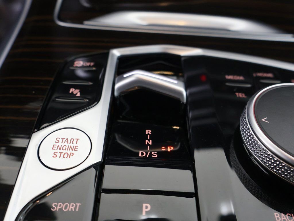 Used 2026 BMW X7 xDrive40i w/ M Sport Package image 4