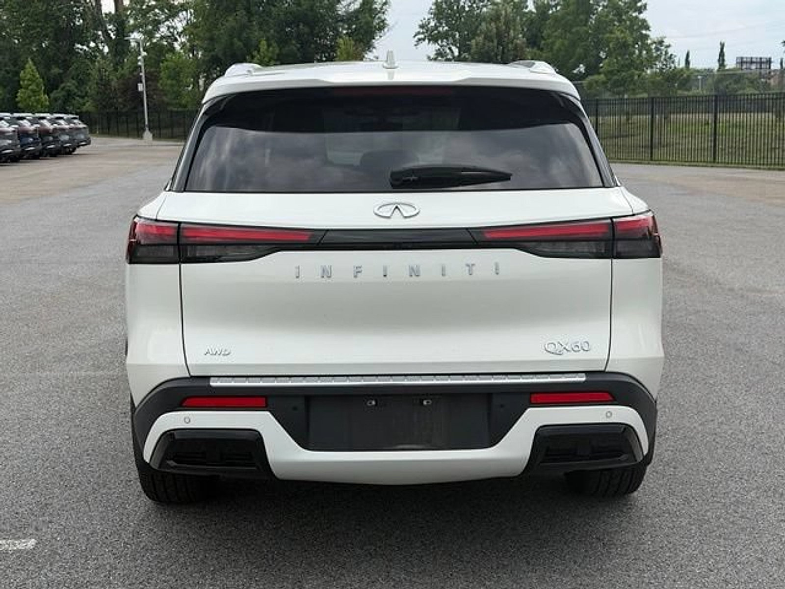 Used 2023 INFINITI QX60 Luxe w/ Performance Audio Package AWD/4WD image 6