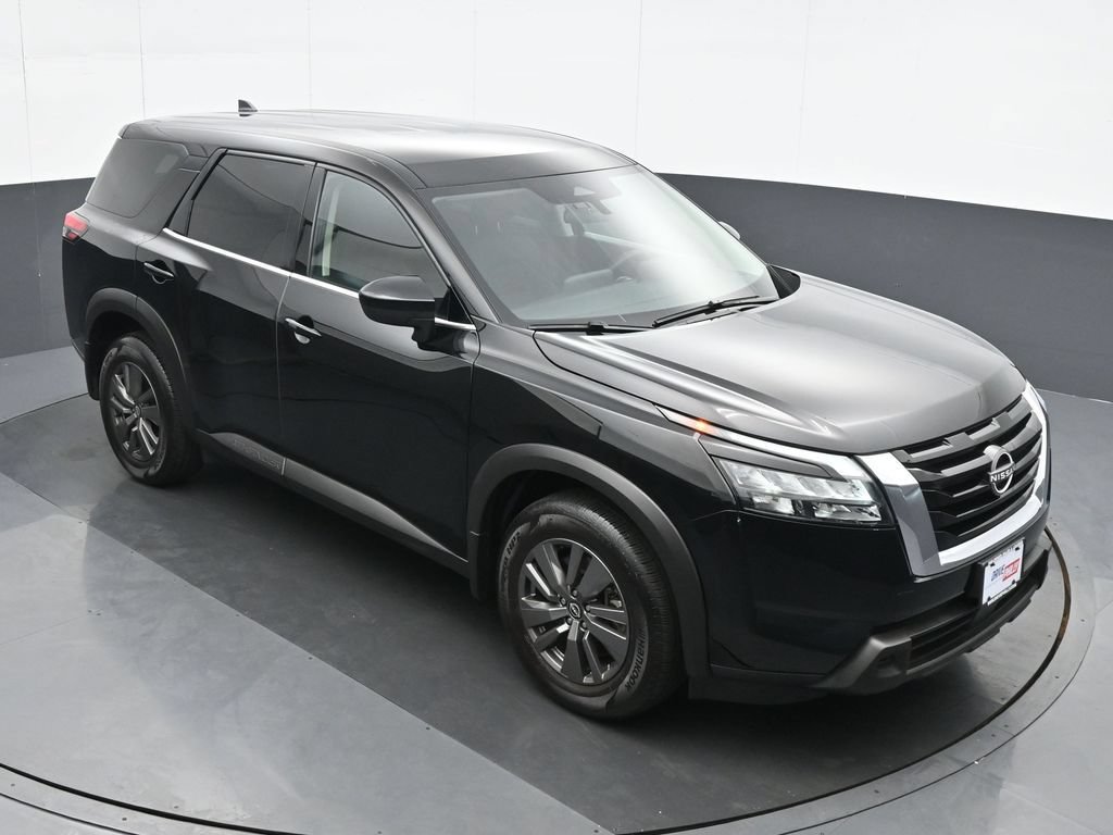 Used 2025 Nissan Pathfinder S AWD/4WD image 24