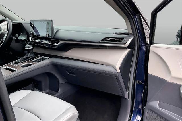 Certified 2024 Toyota Sienna XLE FWD image 19