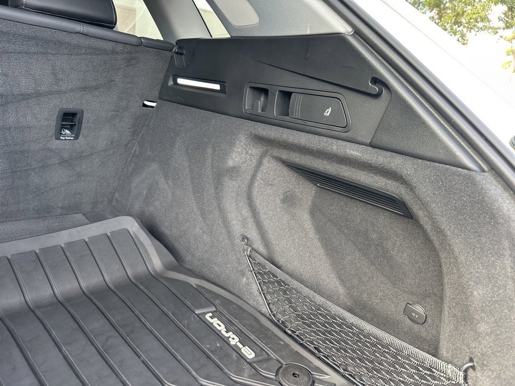 Used 2024 Audi Q8 e-tron Prestige image 69