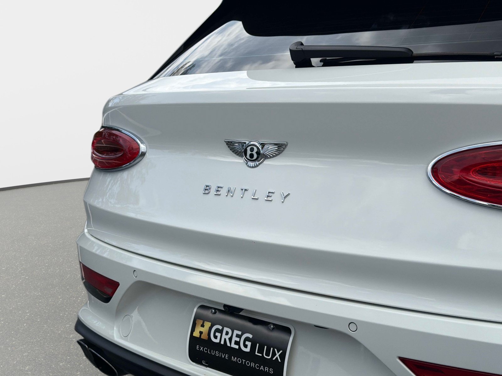 Used 2022 Bentley Bentayga AWD/4WD image 18
