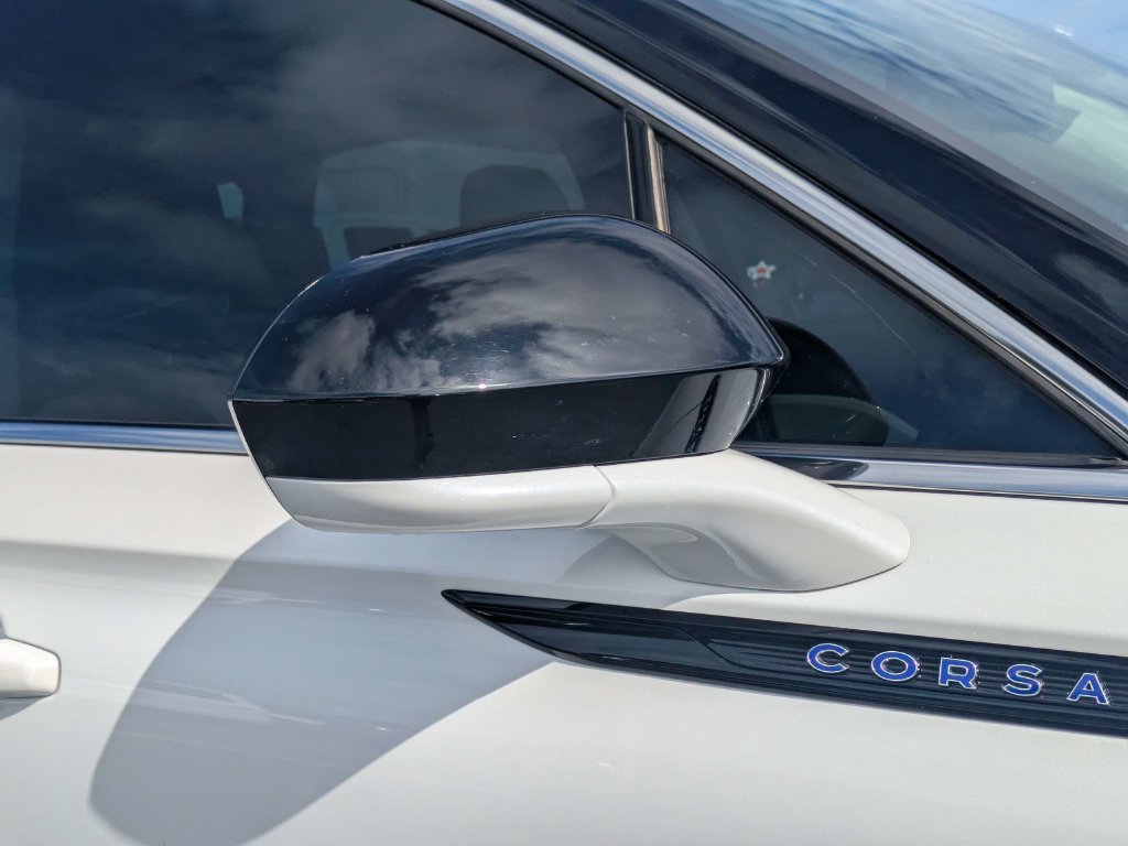Certified 2025 Lincoln Corsair Grand Touring AWD/4WD image 13
