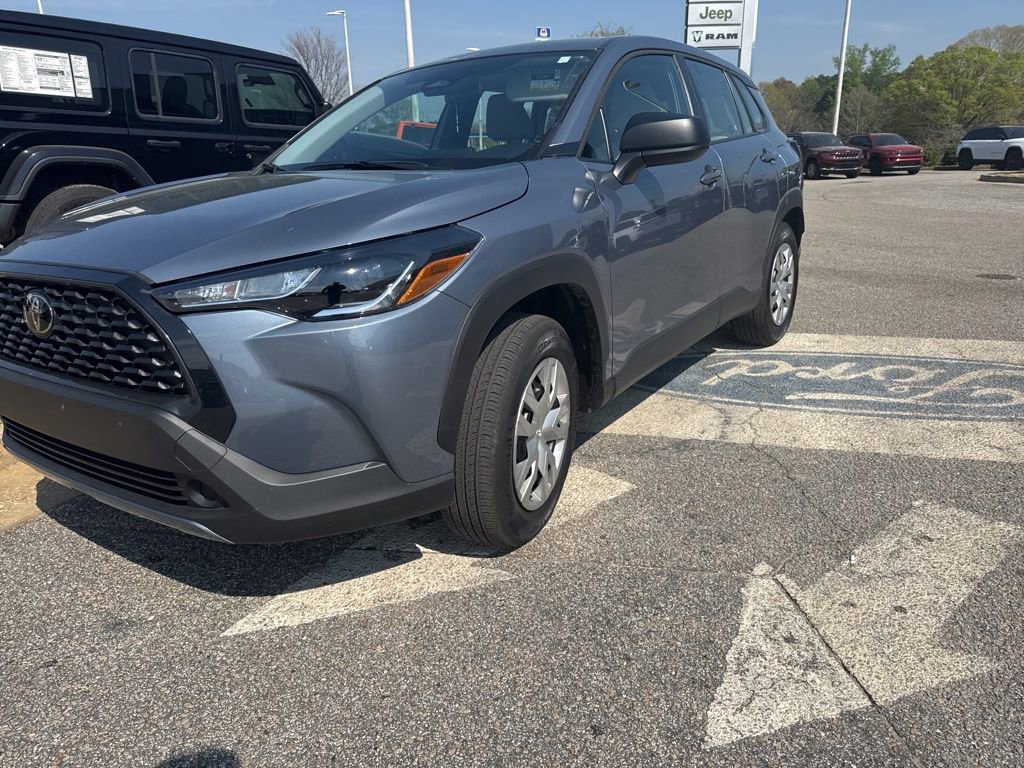 Used 2025 Toyota Corolla Cross L image 1