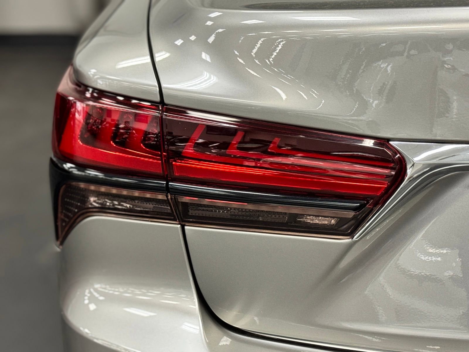 Used 2022 Lexus LS 500h AWD w/ Luxury Package image 13
