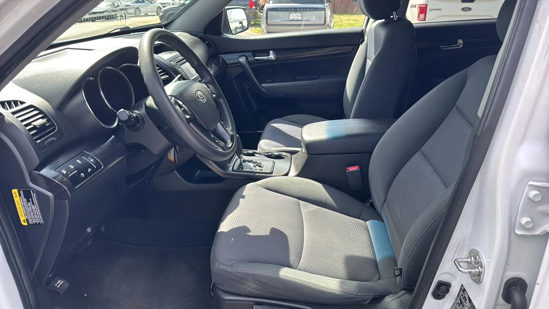 Used 2013 Kia Sorento LX w/ Convenience Pkg image 10