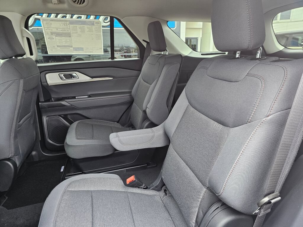 New 2025 Ford Explorer Active AWD/4WD image 9