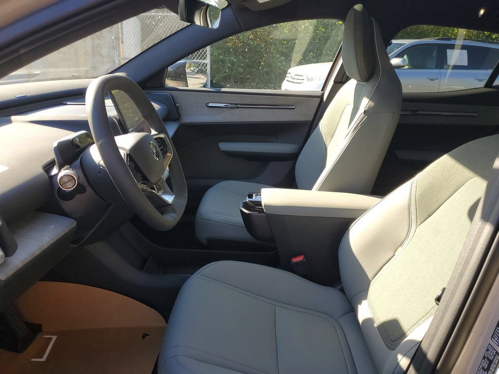 New 2026 Volvo EX30 Plus w/ Protection Package Premier AWD/4WD image 8