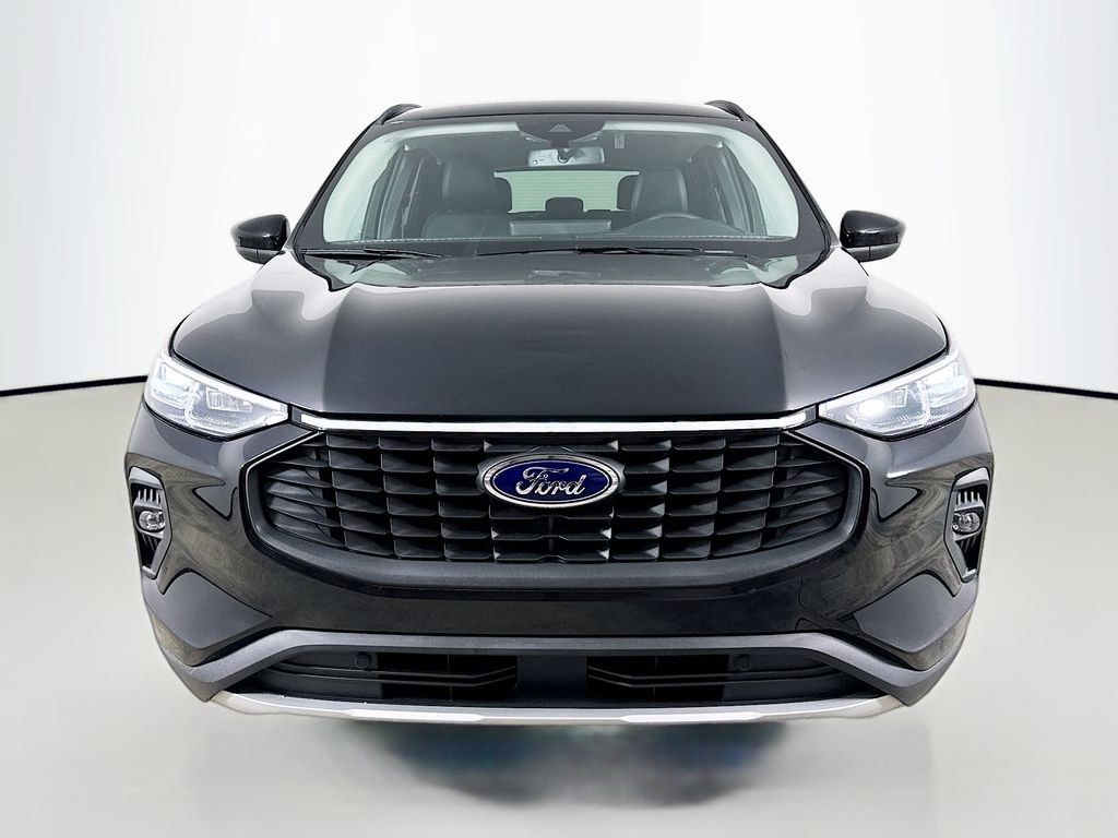 Used 2025 Ford Escape Platinum AWD/4WD image 2