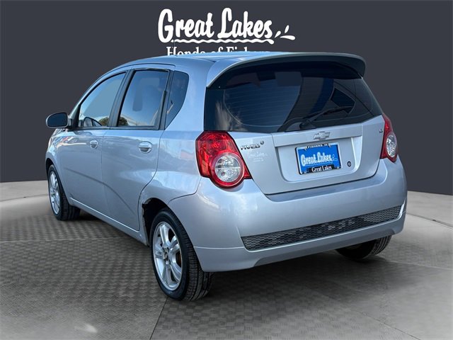 Used 2011 Chevrolet Aveo5 LT w/ Driver Convenience Package image 3