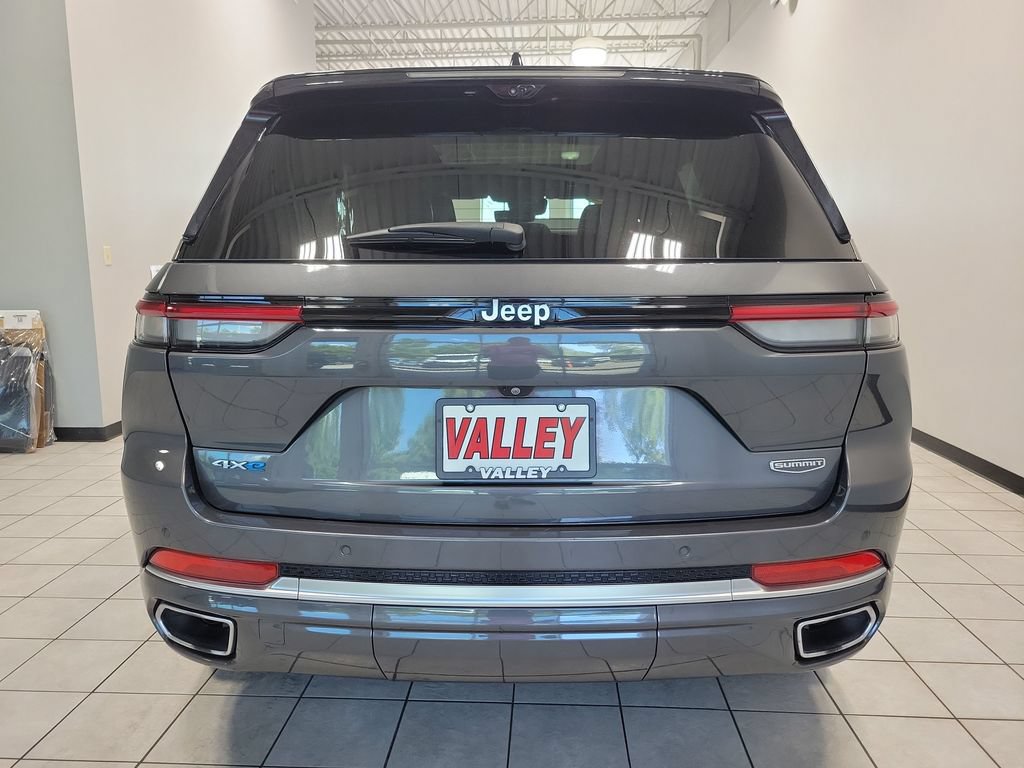 Certified 2022 Jeep Grand Cherokee Summit w/ Advanced Protech Group IV AWD/4WD image 11