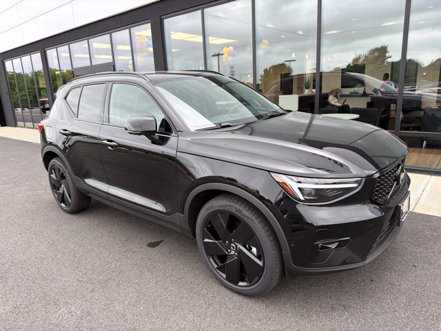New 2026 Volvo XC40 B5 Ultra w/ Protection Package Premier AWD/4WD image 1