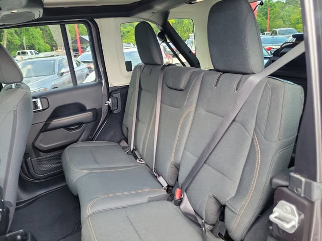 Used 2025 Jeep Wrangler Unlimited Sahara AWD/4WD image 10