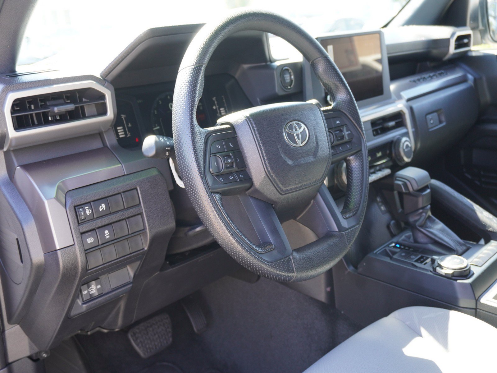 Used 2025 Toyota Tacoma SR5 AWD/4WD image 20