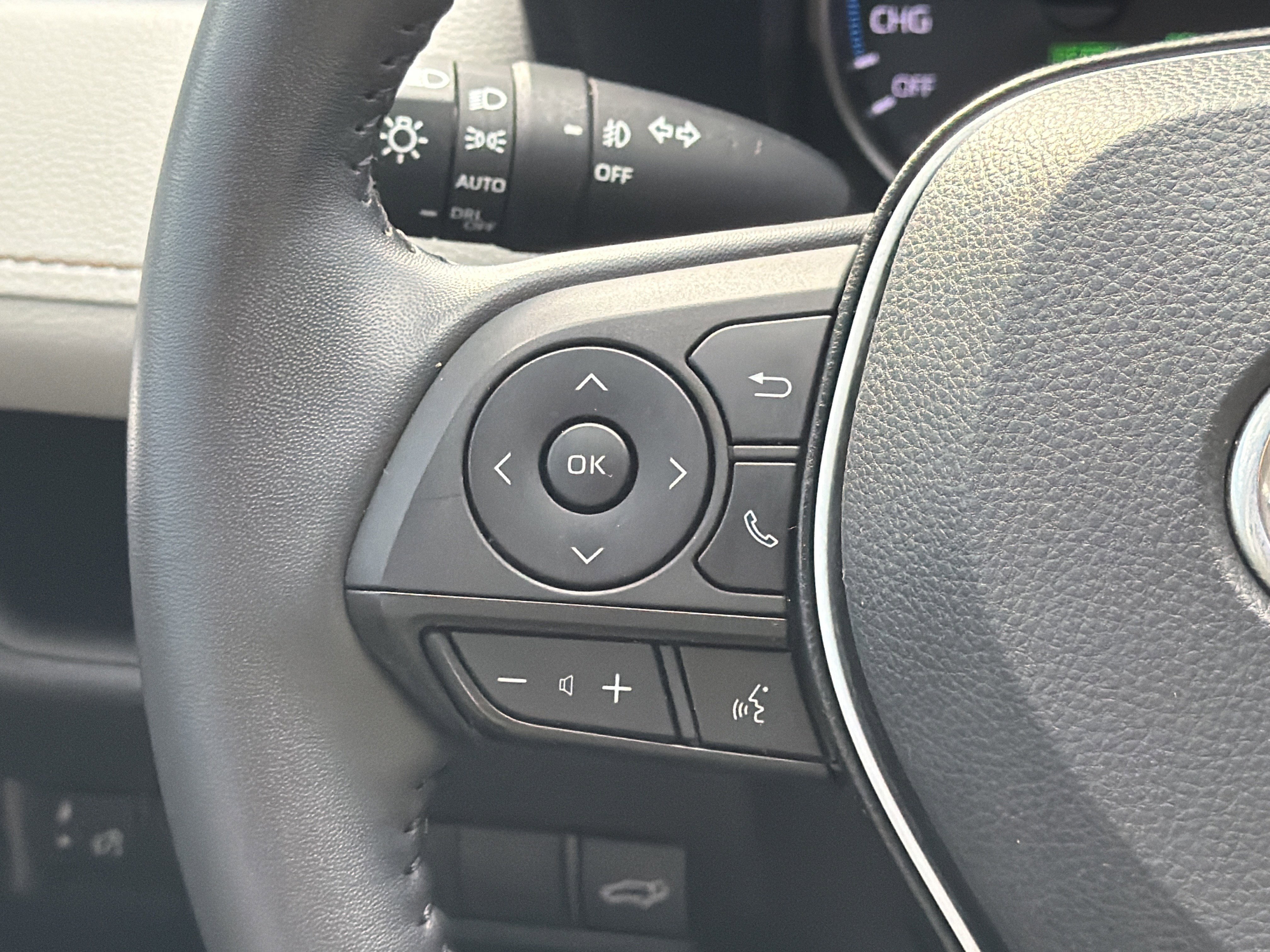 Used 2022 Toyota RAV4 XLE Premium image 25