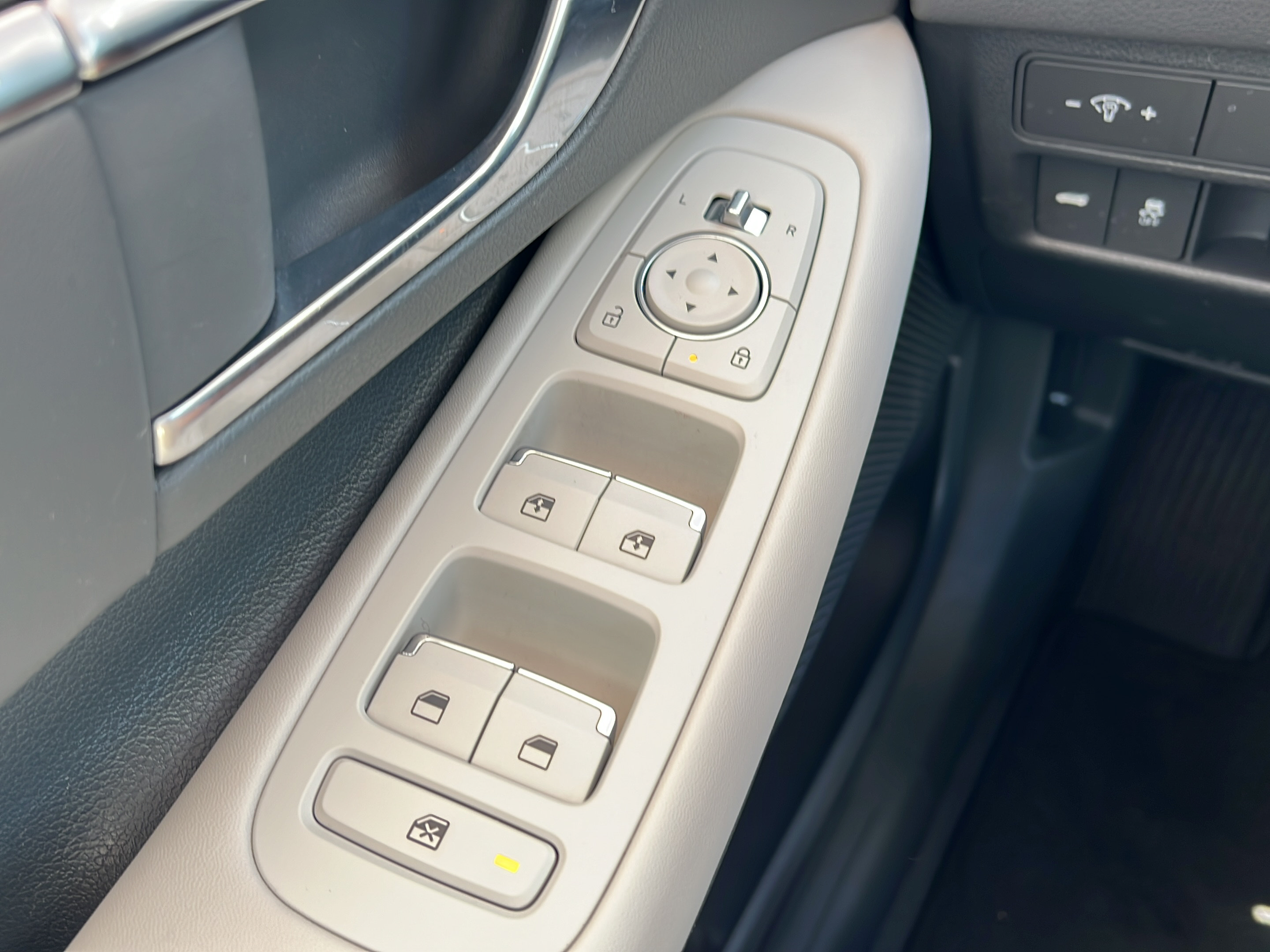 Used 2023 Hyundai Sonata SEL FWD image 18